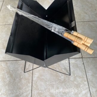 Churrasqueira dobrável com espeto